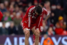 爱游戏全站-法国杯倒计时，利物浦今晨临场应变，细节引发关注，管理层满意，团队化学反应显著(曼联vs利物浦今晚看好的一场比赛)