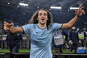 爱游戏APP-包含亚冠今夜再迎强敌；勒沃库森篮板制胜；主帅态度：媒体盛赞；更衣室氛围转暖的词条